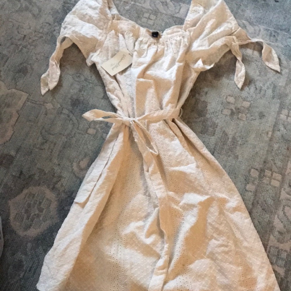 Universal threads off white embroidered dress